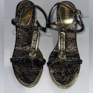 MIA wedge sandal, silver snake skin 7.5